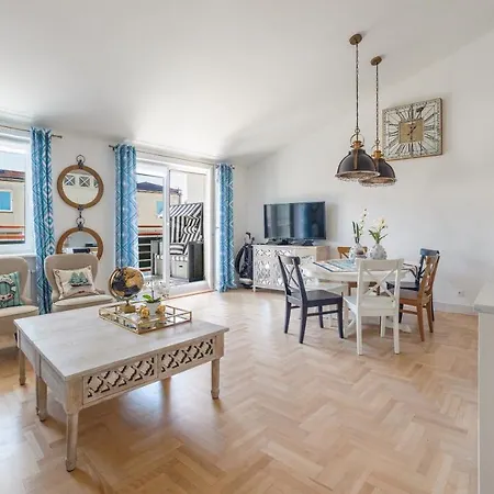 Przestronne Apartamenty Delux Sun & Snow Lesna Hel Exterior photo
