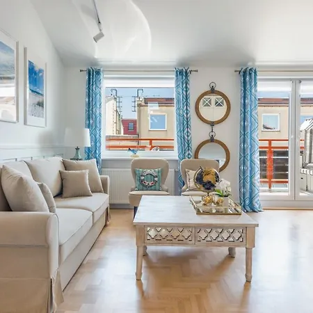 Przestronne Apartamenty Delux Sun & Snow Lesna Hel Exterior photo