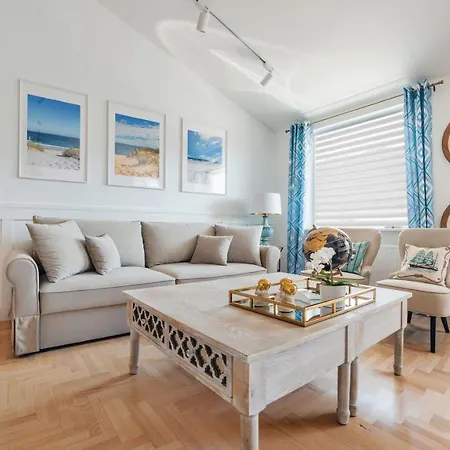 Przestronne Apartamenty Delux Sun & Snow Lesna Hel Exterior photo